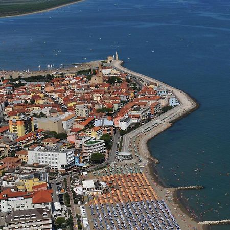 Residence Corallo Caorle Bagian luar foto