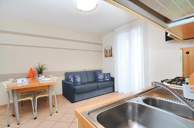 Residence Corallo Caorle Bagian luar foto